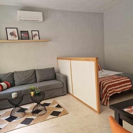 Isg Apartments Estudio En La Alameda Siviglia Esterno foto