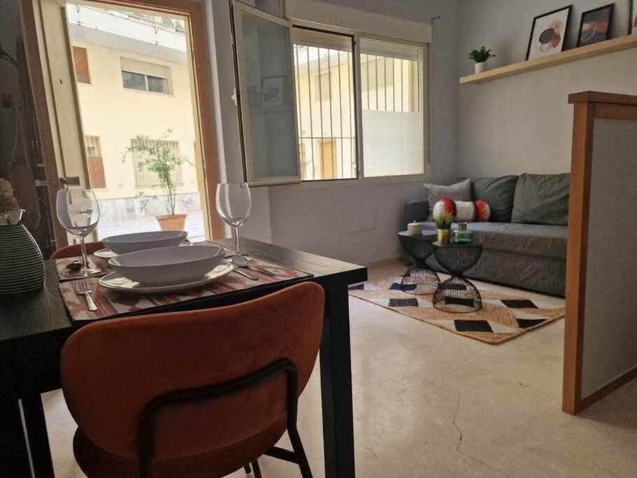 Isg Apartments Estudio En La Alameda Siviglia Esterno foto